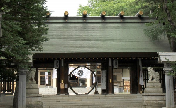神社の茅の輪